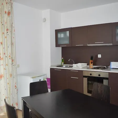 Bratanov Sun Village 阳光海滩