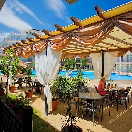 Апартамент Bratanov Sun Village Слънчев бряг